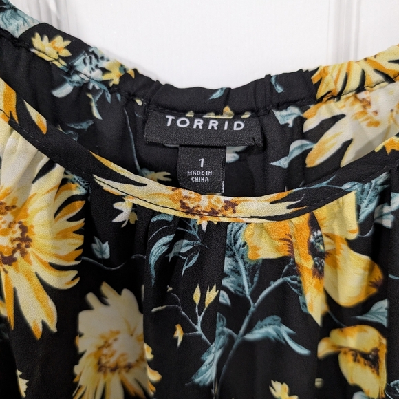 Torrid Black and Yellow Floral Georgette Cold Shoulder Blouse in Size 1 (14/16) - Picture 3 of 13